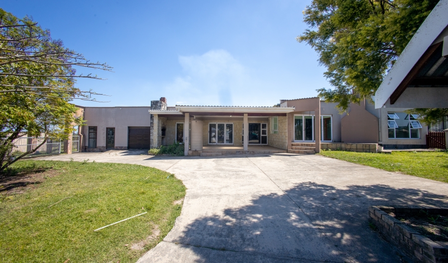 17 Bedroom Property for Sale in Cove Rock Eastern Cape